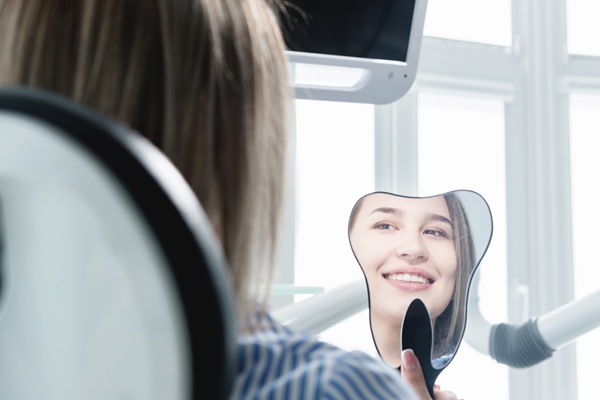 How A Cosmetic Dentist Customizes Treatment To A Patient&# ;s Smile
